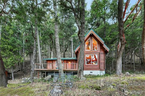 5 Smugglers Rowe Henry Island WA 98250