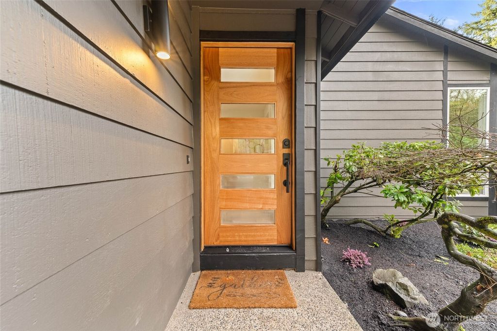 Photo of 13125 NE 128TH Place, Kirkland, WA 98034 (MLS # 2488974)