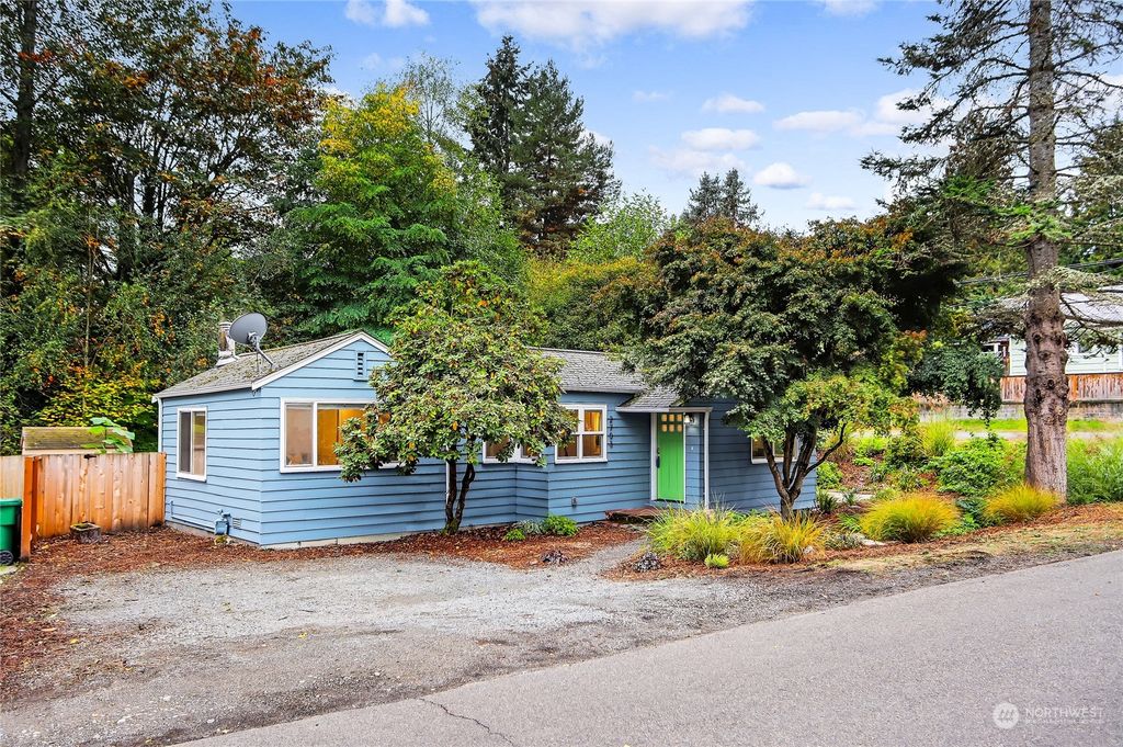 Photo of 2703 NE 137th Street, Seattle, WA 98125 (MLS # 2011254)
