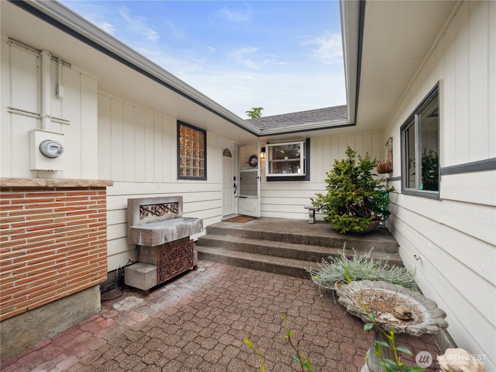 Photo of 1119 Lake Vista Boulevard S, Spanaway, WA 98387 (MLS # 2549691)