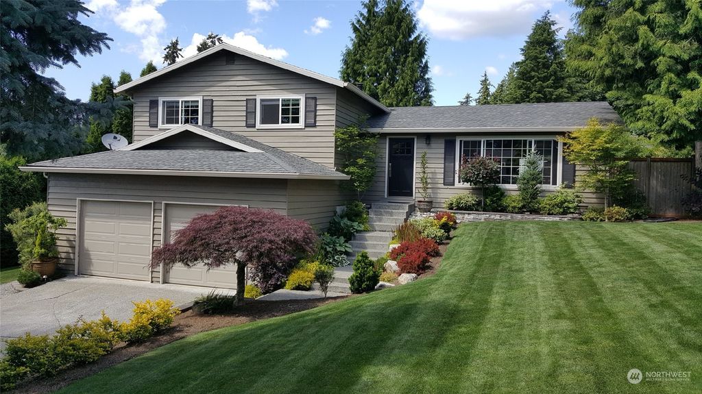 Photo of 14606 NE 180th Place, Woodinville, WA 98072 (MLS # 2321084)
