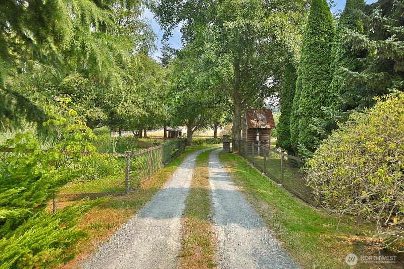 5537 Bayview Road
