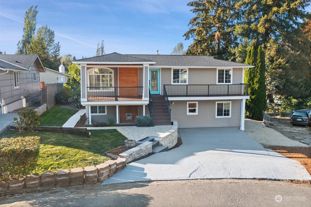 Photo of 16427 126th Place SE, Renton, WA 98058 (MLS # 1999312)