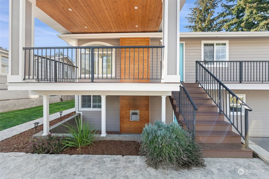 Photo of 16427 126th Place SE, Renton, WA 98058 (MLS # 1999312)