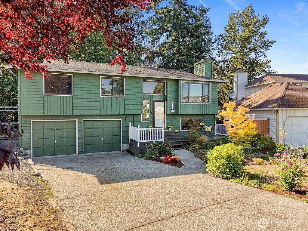 Photo of 1205 S 236th Place, Des Moines, WA 98198 (MLS # 2434062)