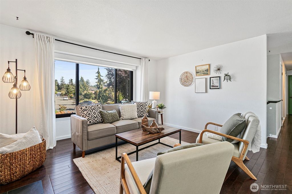 Photo of 1205 S 236th Place, Des Moines, WA 98198 (MLS # 2434062)