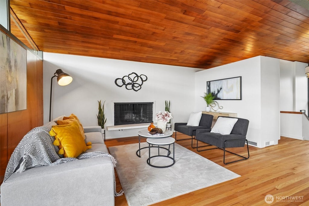 Photo of 3611 30th Avenue W, Seattle, WA 98199 (MLS # 2593956)