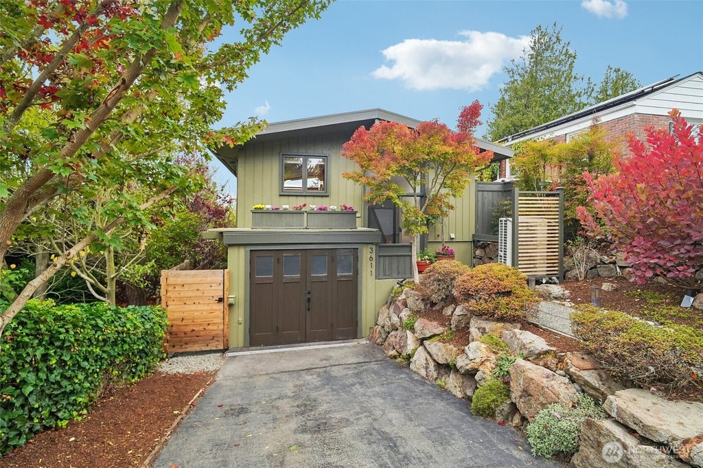 Photo of 3611 30th Avenue W, Seattle, WA 98199 (MLS # 2593956)