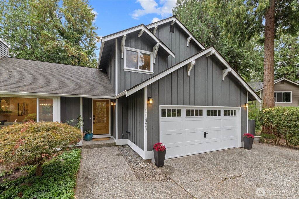 Photo of 11409 107th Place NE, Kirkland, WA 98033 (MLS # 2431259)