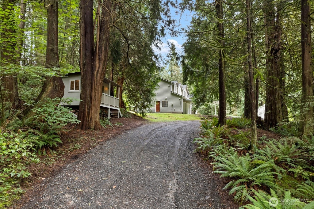 Photo of 13250 235th Street SE, Issaquah, WA 98027 (MLS # 2582796)
