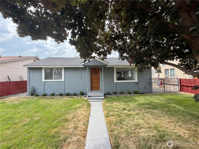 1215 Yakima Street SE