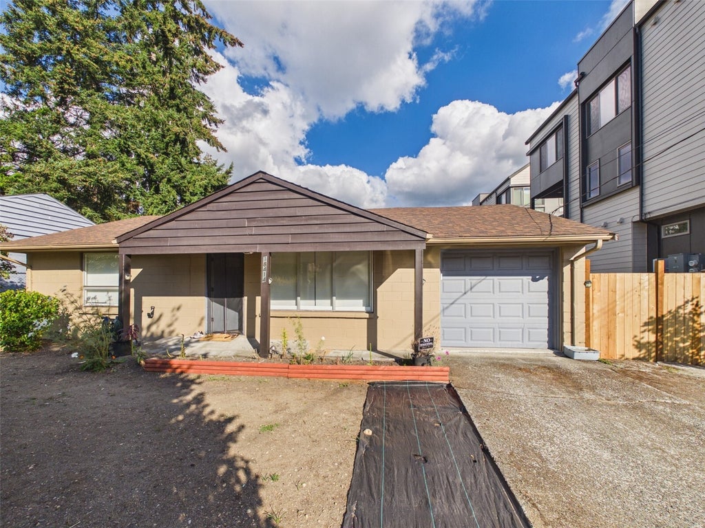 Photo of 18414 Corliss Avenue N, Shoreline, WA 98133 (MLS # 2598979)