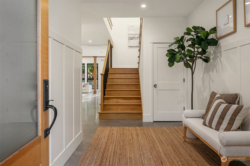 Photo of 1125 6th Street, Kirkland, WA 98033 (MLS # 2265182)