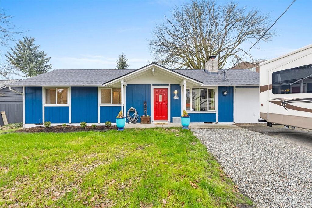 Photo of 14616 Ash Way, Lynnwood, WA 98087 (MLS # 2204626)