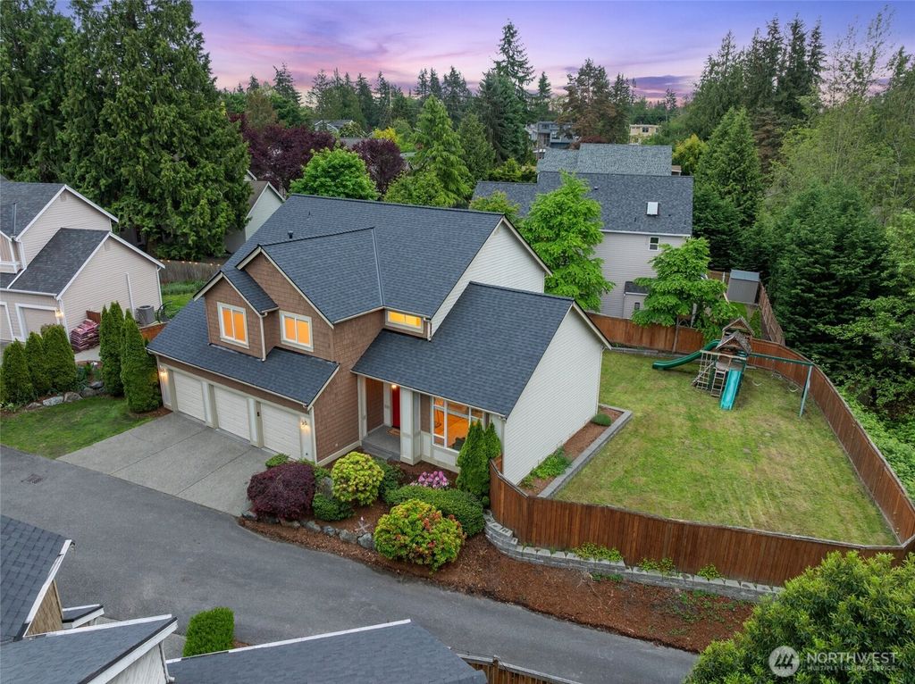 Photo of 15535 NE 62nd Court, Redmond, WA 98052 (MLS # 2374957)