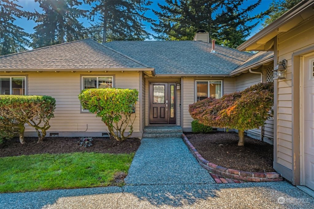 Photo of 157 Bremerton Place NE, Renton, WA 98059 (MLS # 2294329)