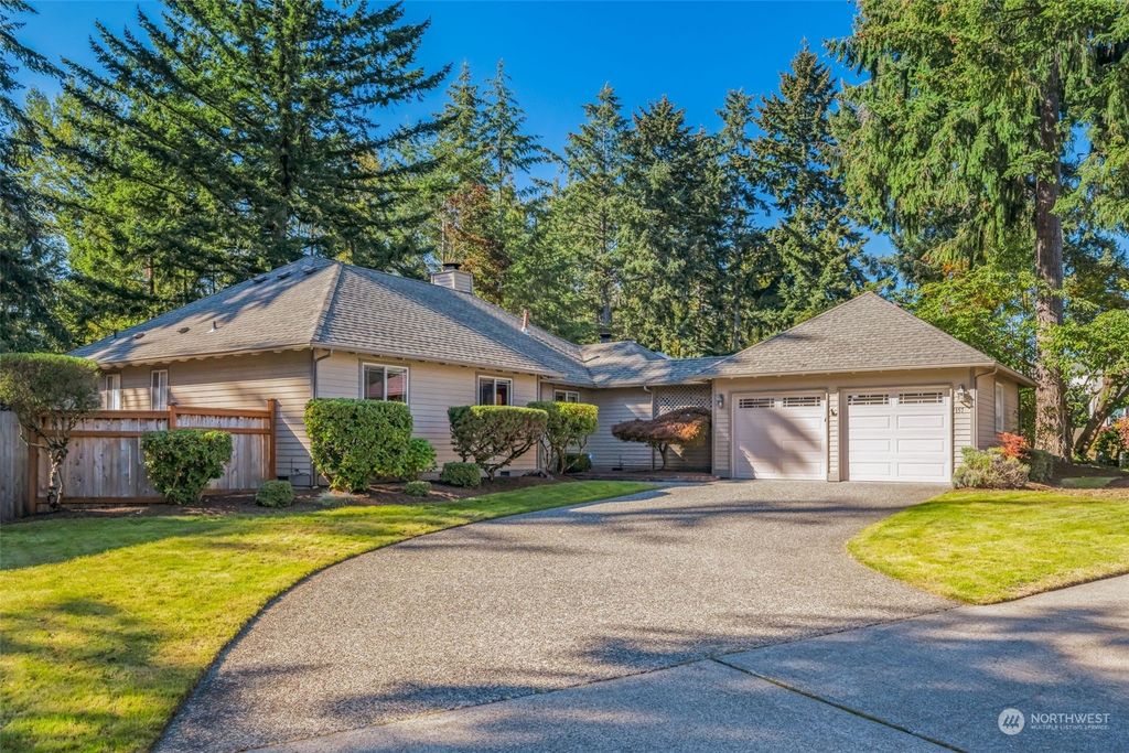 Photo of 157 Bremerton Place NE, Renton, WA 98059 (MLS # 2294329)