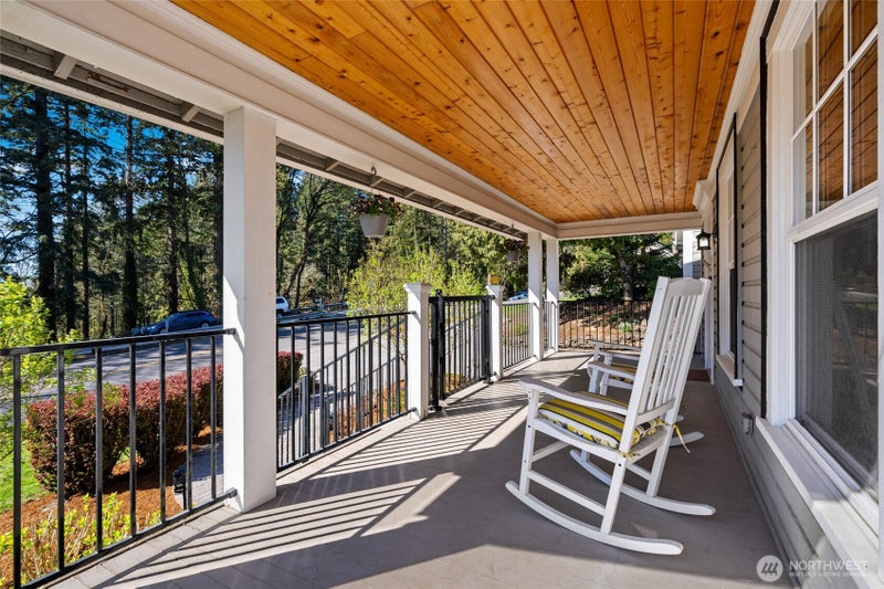 602 NW 18th Loop