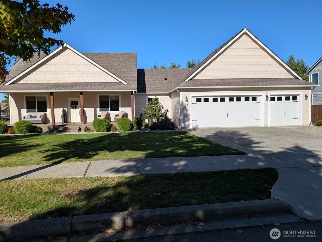 Photo of 119 Redwood Lane, Onalaska, WA 98570 (MLS # 2465739)