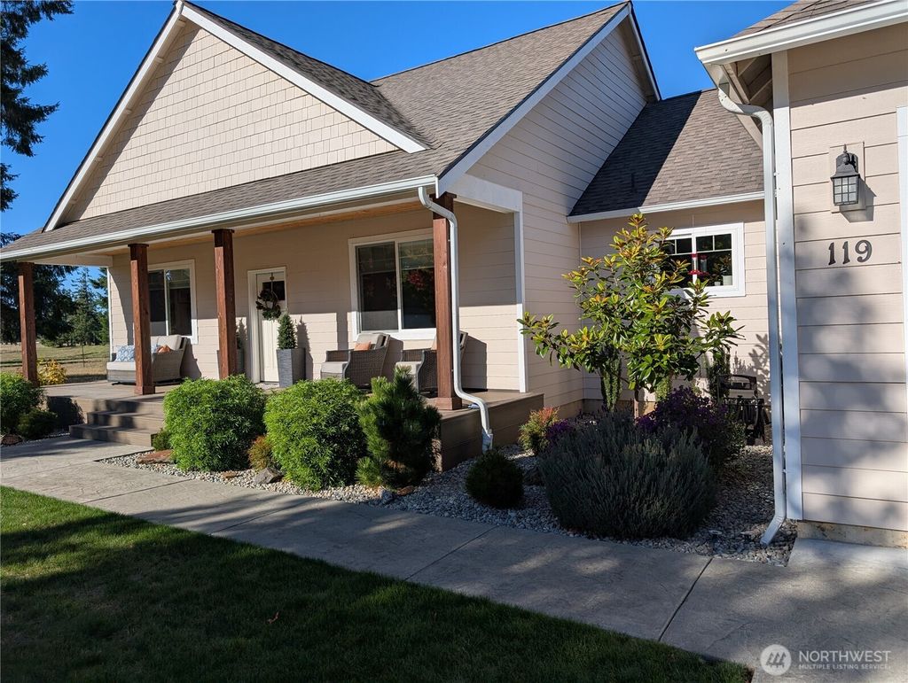 Photo of 119 Redwood Lane, Onalaska, WA 98570 (MLS # 2465739)