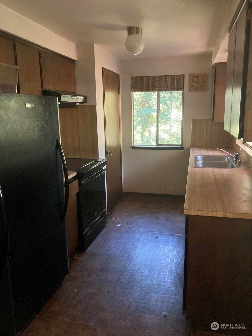 Photo of 12018 Scenic Drive, Edmonds, WA 98026 (MLS # 2135793)
