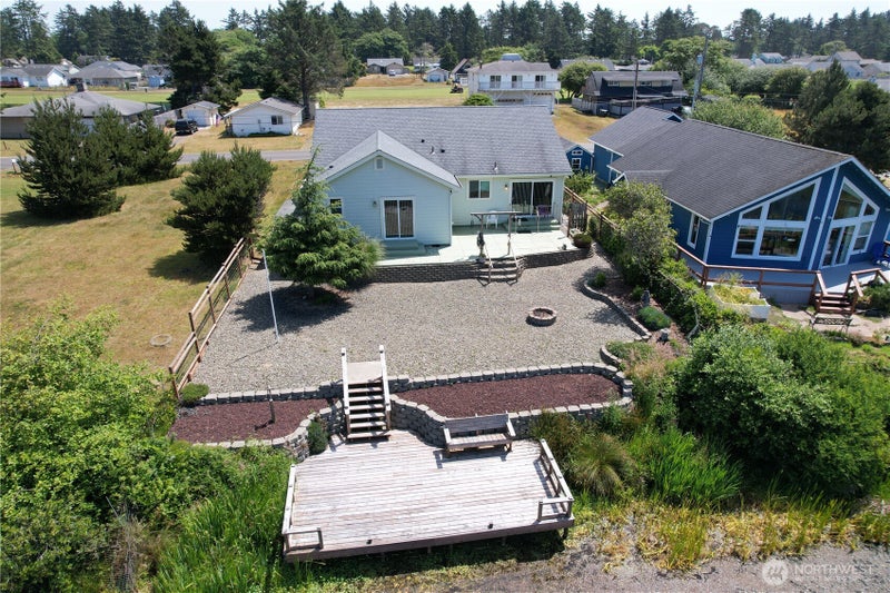 393 Canal Drive NE