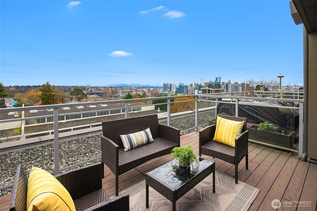 Photo of 1400 2nd Avenue N #287, Seattle, WA 98109 (MLS # 2340715)