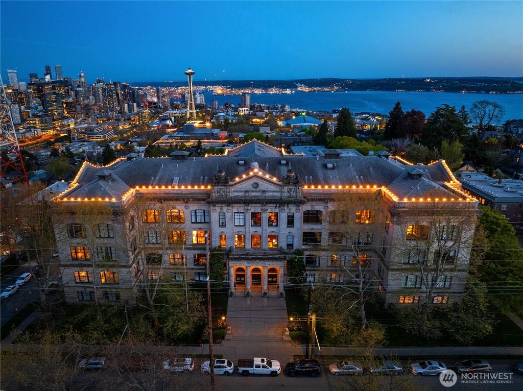 Photo of 1400 2nd Avenue N #287, Seattle, WA 98109 (MLS # 2340715)