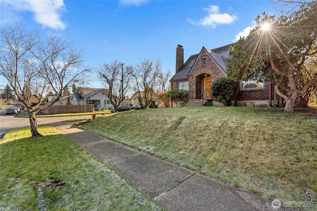 Photo of 1102 S 61st Street, Tacoma, WA 98408 (MLS # 2470832)