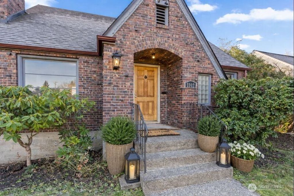 Photo of 1102 S 61st Street, Tacoma, WA 98408 (MLS # 2470832)