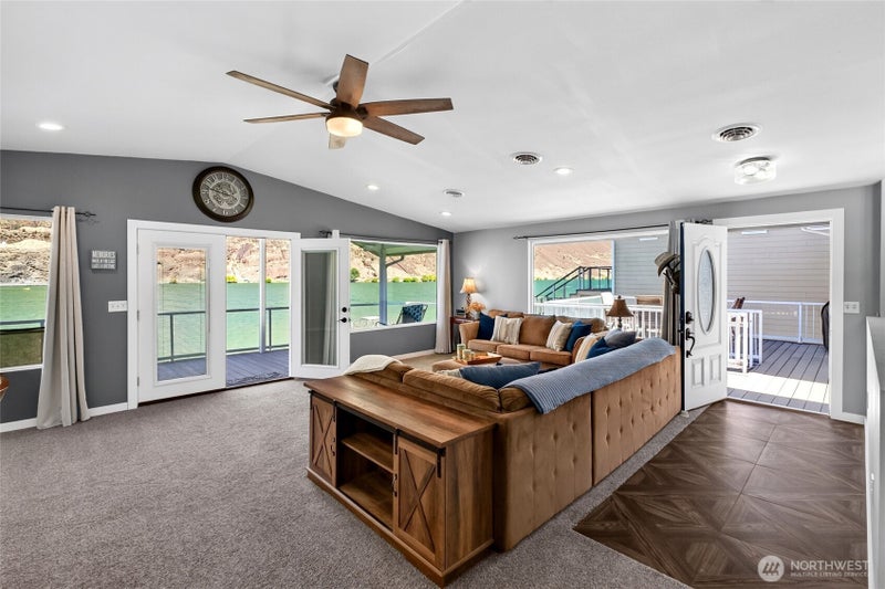 32014 Lakeview Road NE