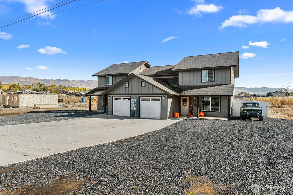 Photo of 3577 Bainard Road, Malaga, WA 98828 (MLS # 2451584)