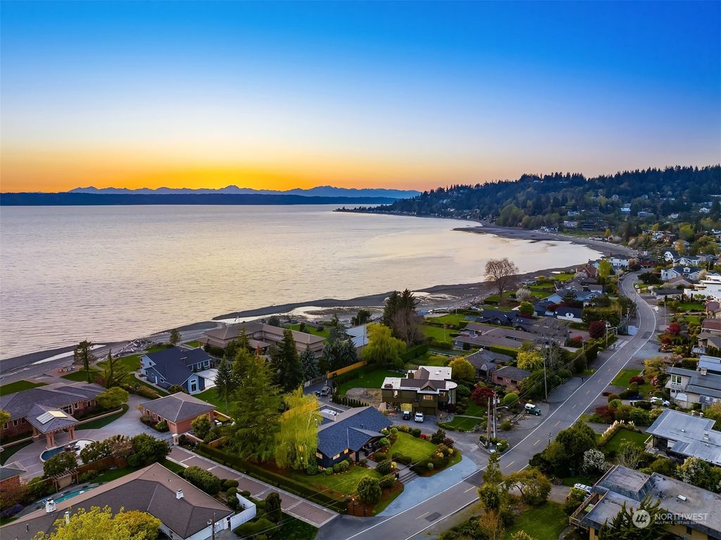 Photo of 18507 Normandy Terrace SW, Normandy Park, WA 98166 (MLS # 2076278)