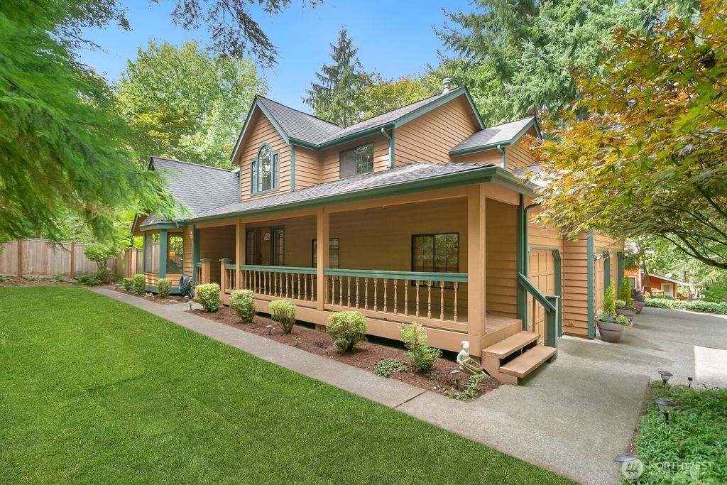 Photo of 4332 SW Dash Point Road, Federal Way, WA 98023 (MLS # 2428506)