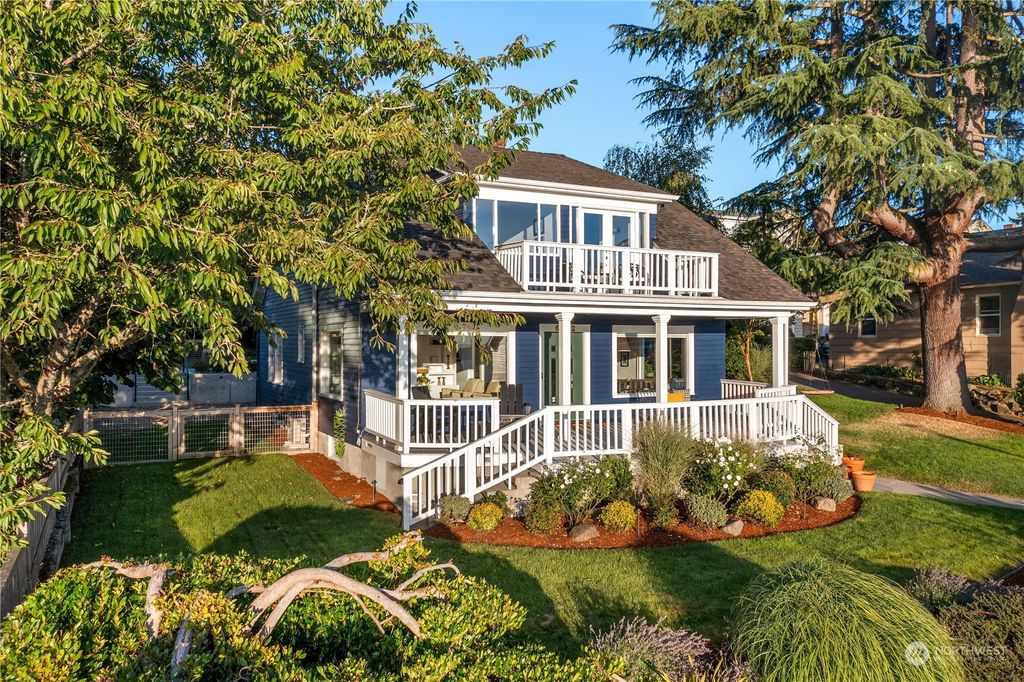 Photo of 6752 41st Avenue SW, Seattle, WA 98136 (MLS # 2144400)