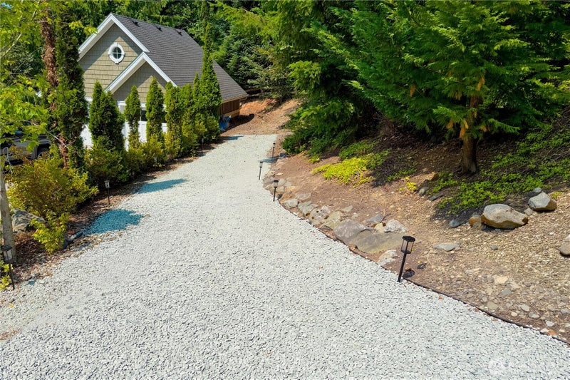 17902 Cove Lane
