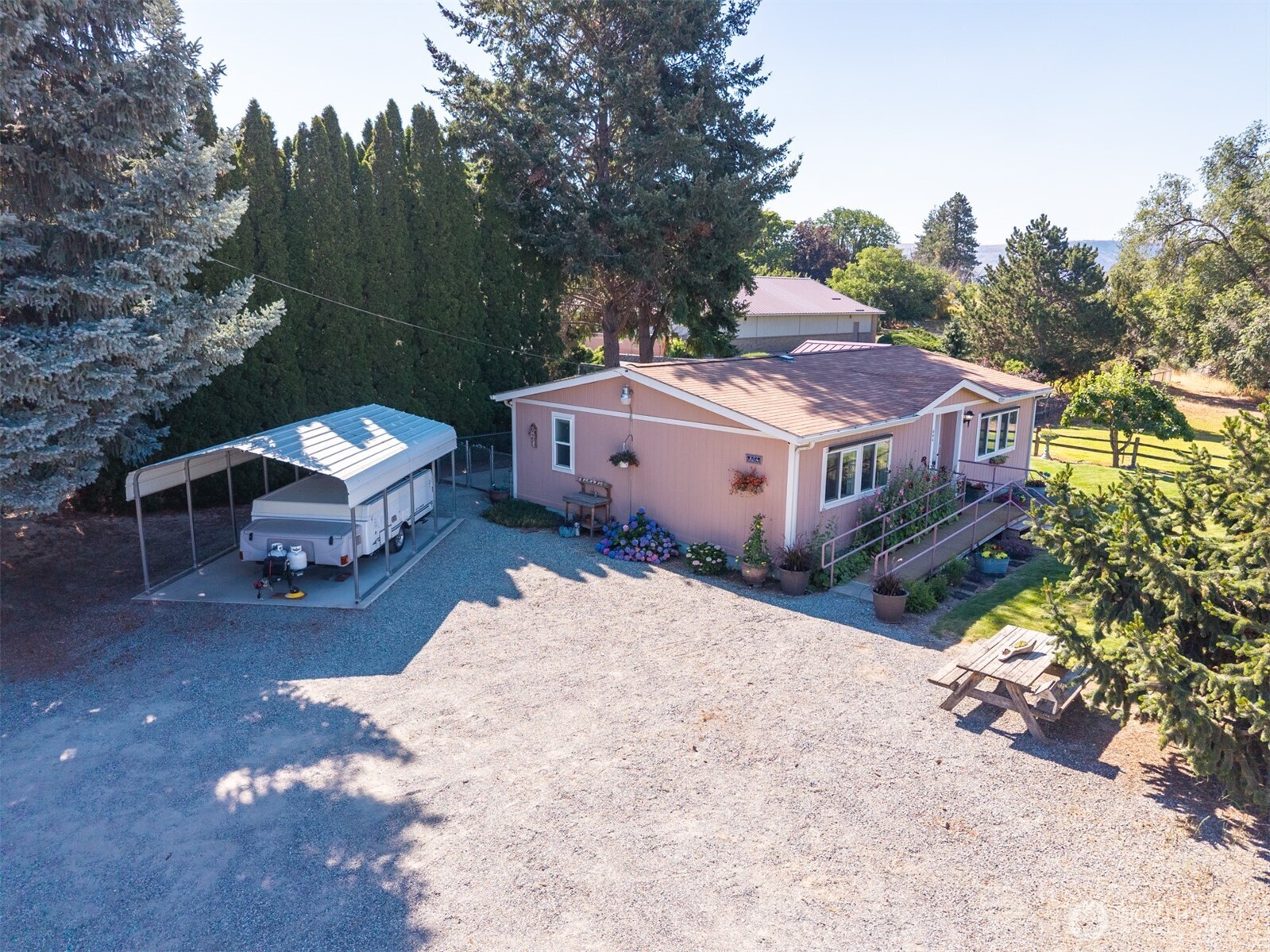 804 E Wapato Avenue