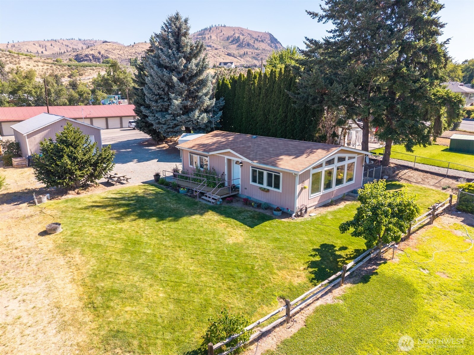 804 E Wapato Avenue