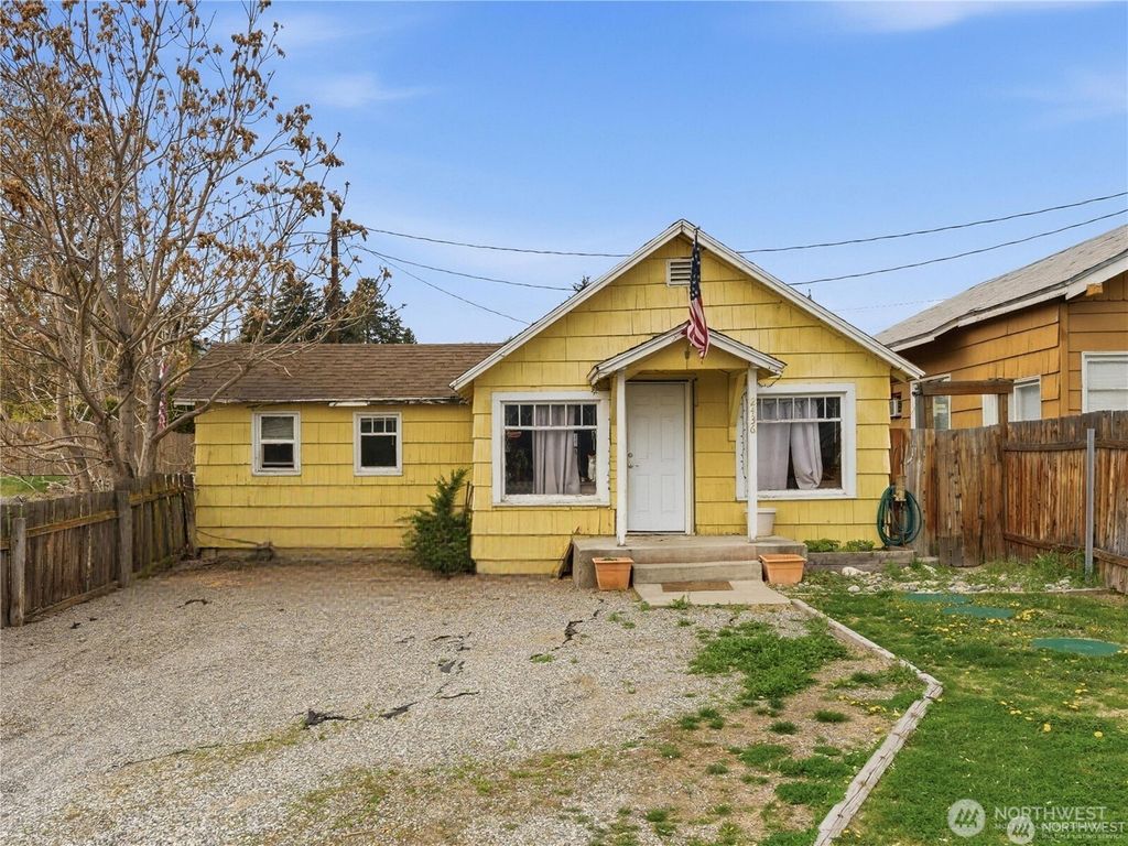 Photo of 2436 Chatham Hill Drive, Wenatchee, WA 98801 (MLS # 2515700)