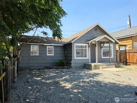 Photo of 2436 Chatham Hill Drive, Wenatchee, WA 98801 (MLS # 2515700)
