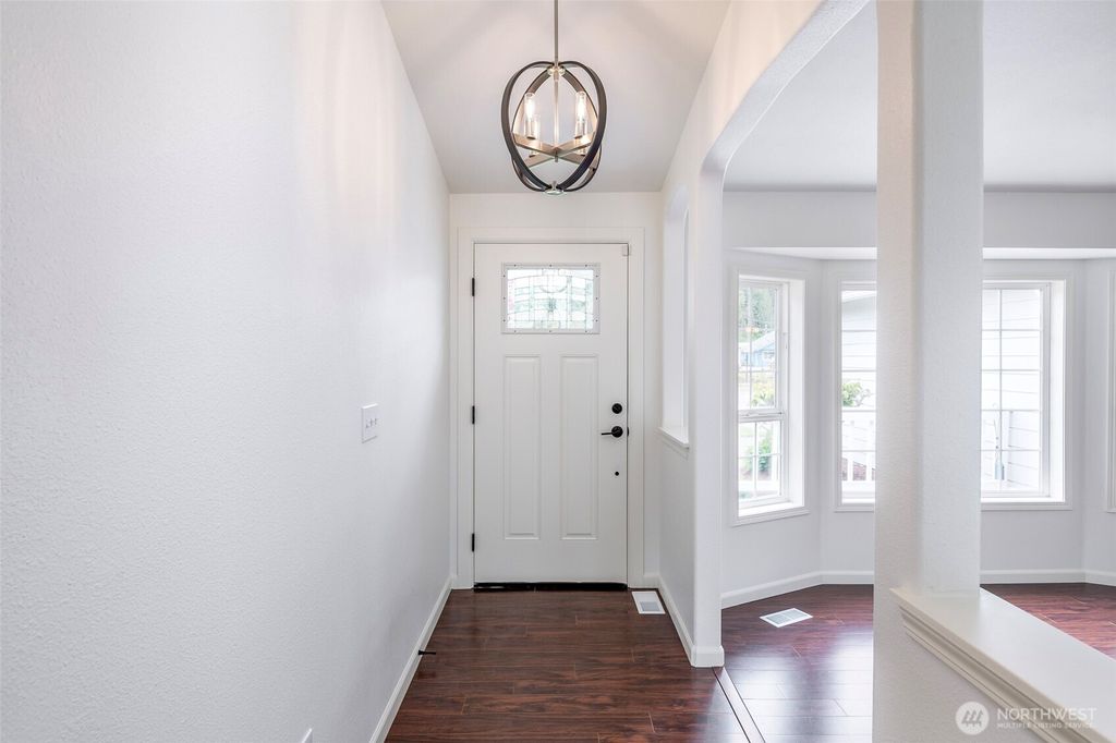 Photo of 1901 12th Avenue SE, Puyallup, WA 98372 (MLS # 2516269)