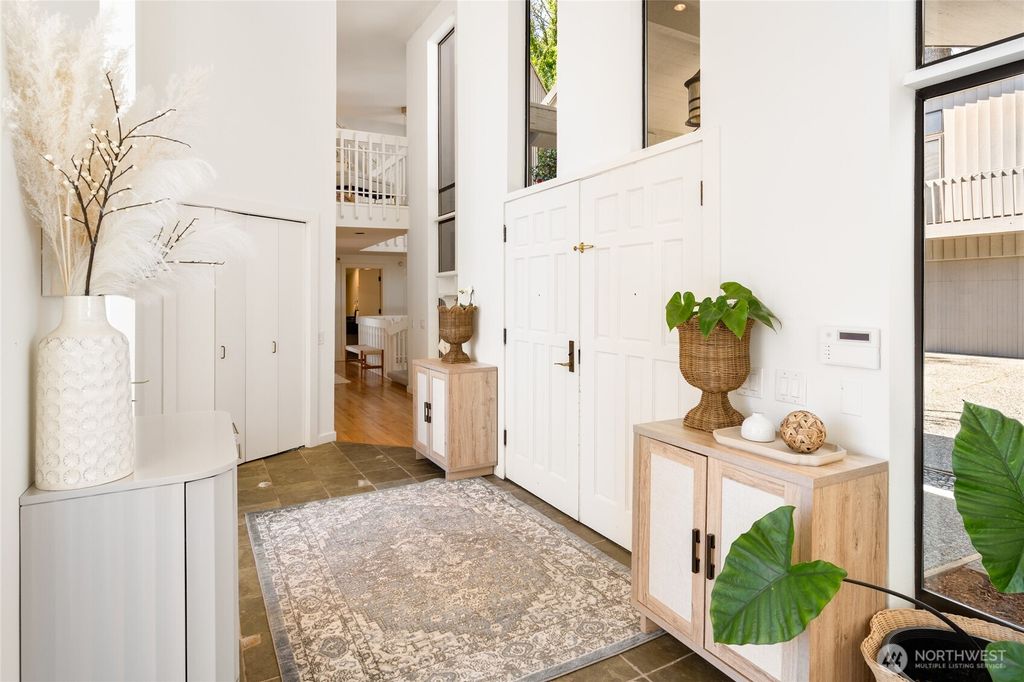 Photo of 4408 E Mercer Way, Mercer Island, WA 98040 (MLS # 2504096)