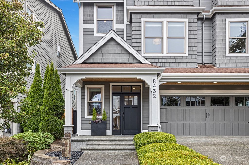 Photo of 8432 NE 123rd Place, Kirkland, WA 98034 (MLS # 2296056)