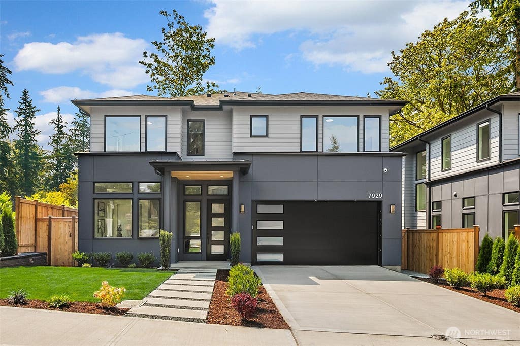 Photo of 7925 NE 124th Street, Kirkland, WA 98034 (MLS # 2565139)