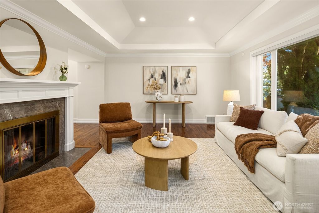 Photo of 3920 W Barrett Street, Seattle, WA 98199 (MLS # 2517618)