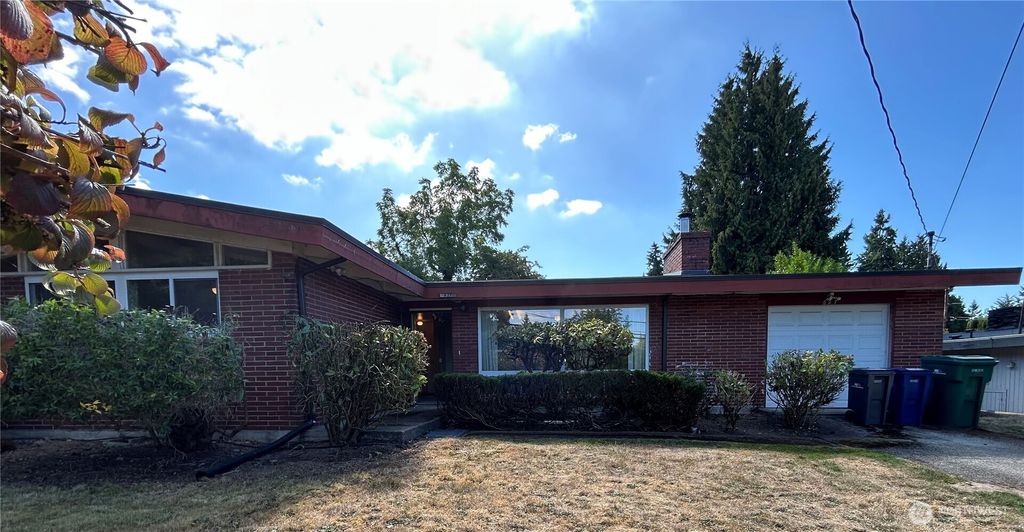 Photo of 627 SW Normandy Road, Normandy Park, WA 98166 (MLS # 2430981)