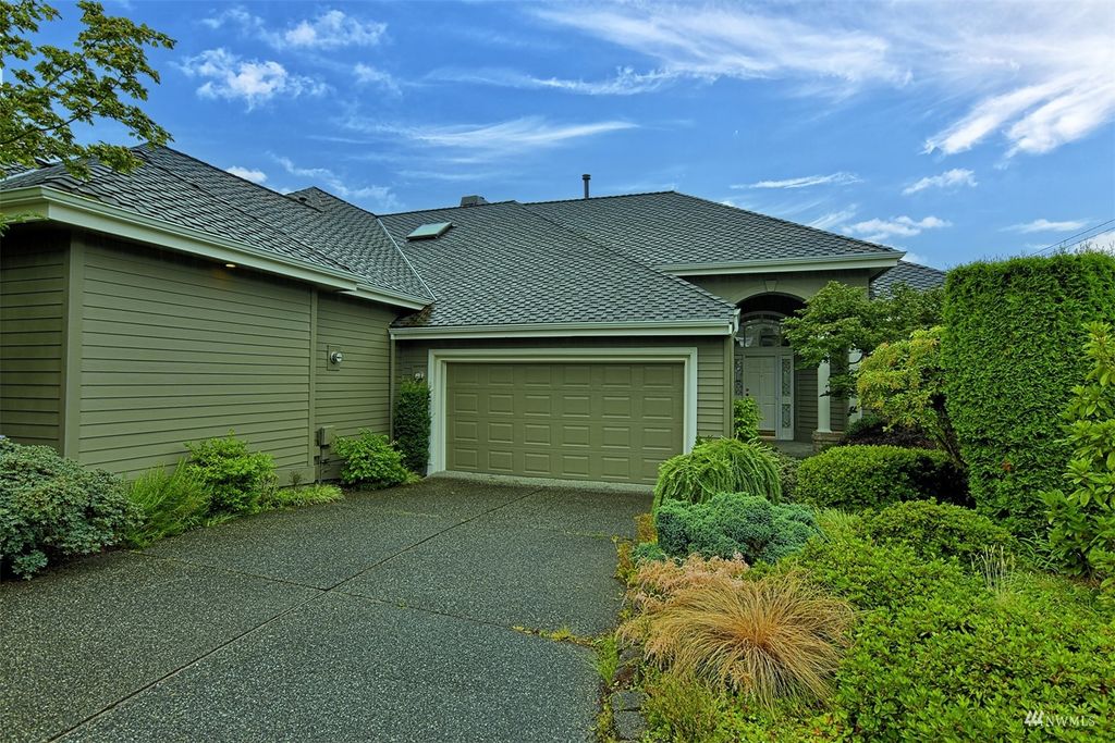 Photo of 11600 E Oakmont Drive, Mukilteo, WA 98275 (MLS # 1979821)
