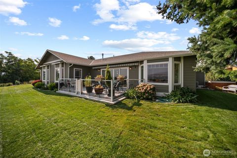 Photo of 1601 Maiden Lane Ln #E102, Wenatchee, WA 98801 (MLS # 2489702)