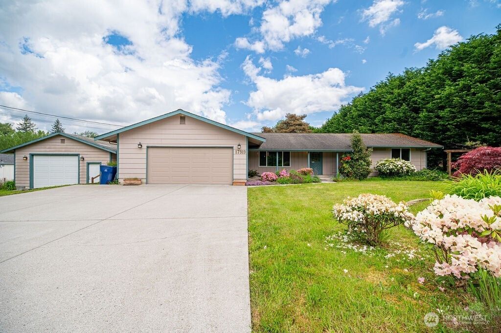 Photo of 17919 3rd Avenue NE, Arlington, WA 98223 (MLS # 2370896)