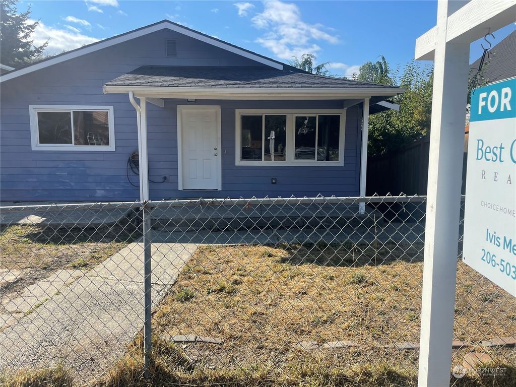 Photo of 5617 25th Avenue SW, Seattle, WA 98106 (MLS # 2059853)